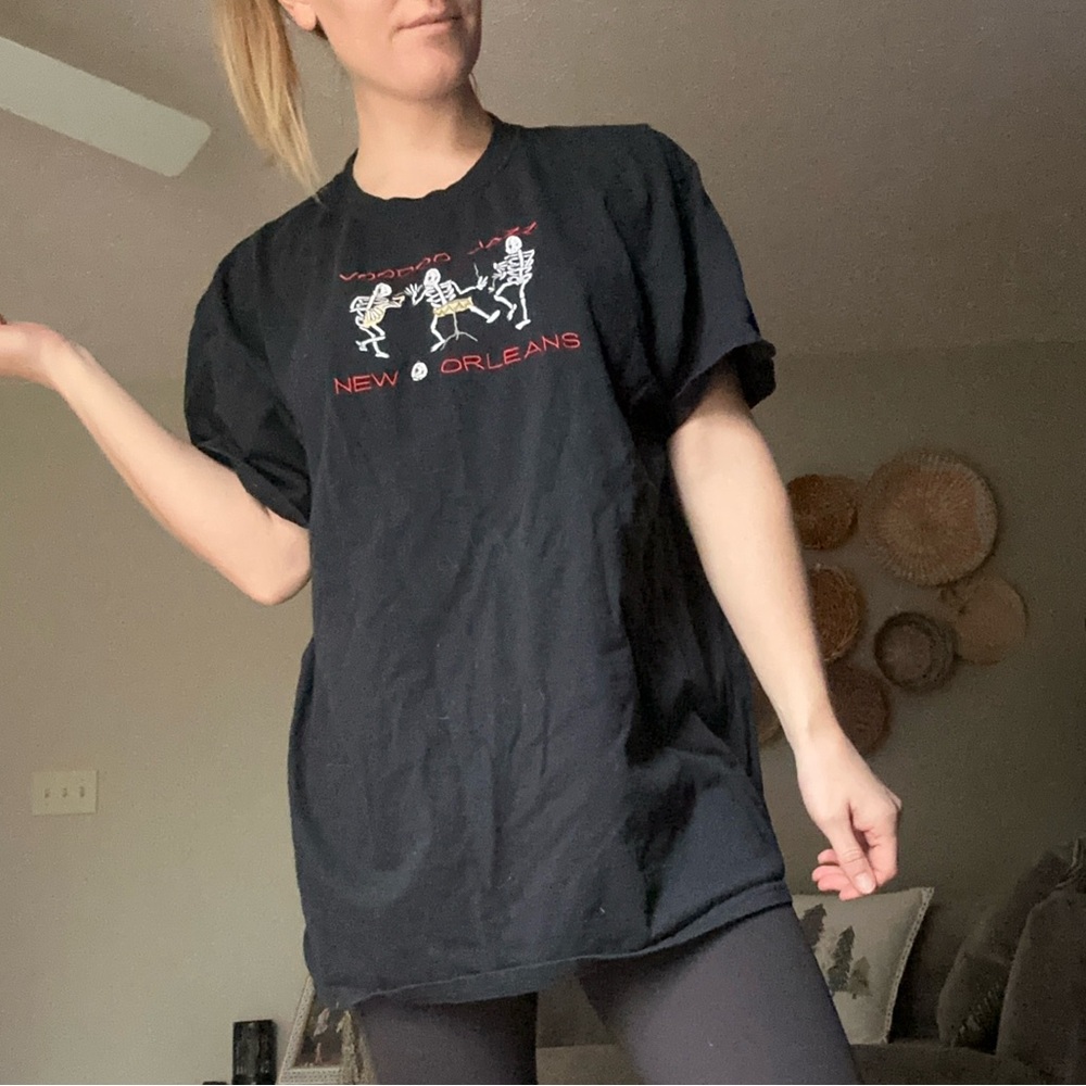 Men’s vintage New Orleans tshirt dancing skeletons